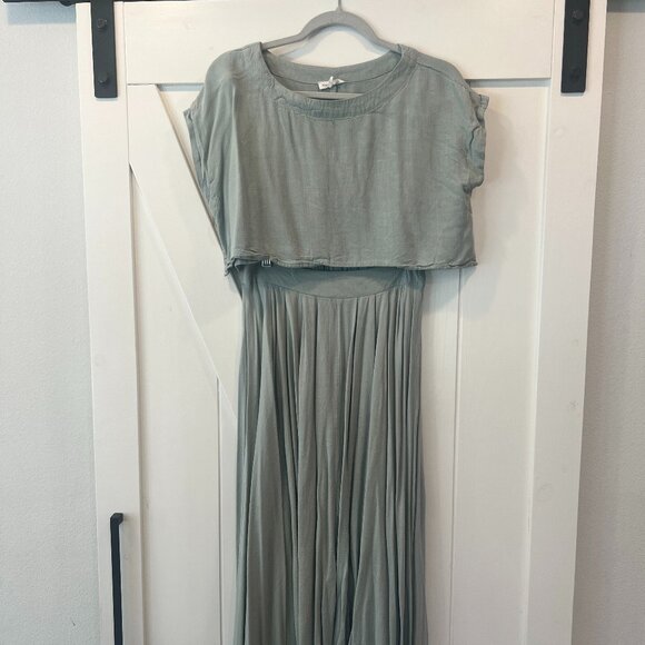 Vici two piece crop top and maxi skirt set - Picture 3 of 6